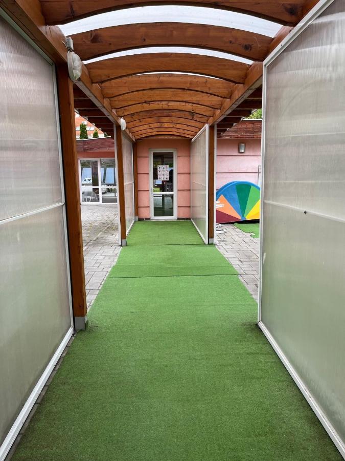 Brookforest Apartman Hajdúszoboszló Buitenkant foto