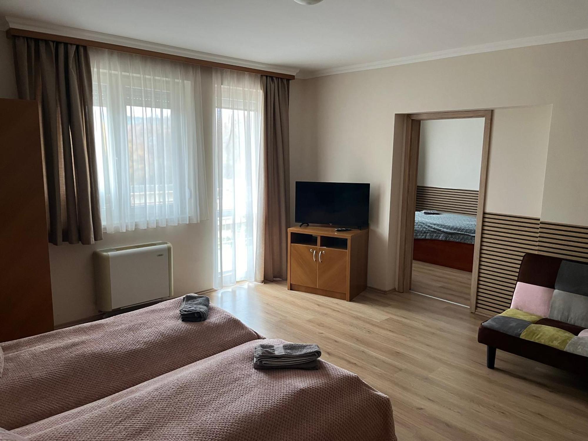Brookforest Apartman Hajdúszoboszló Buitenkant foto