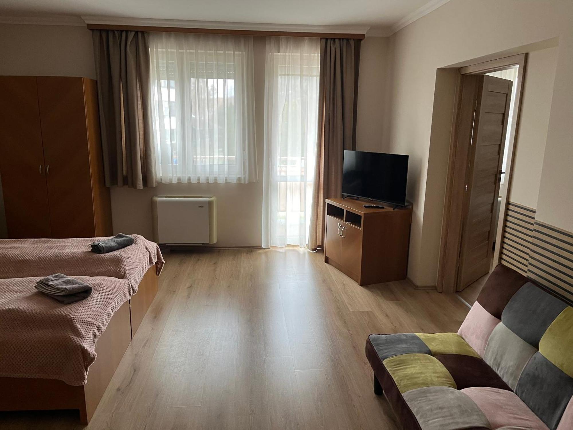 Brookforest Apartman Hajdúszoboszló Buitenkant foto